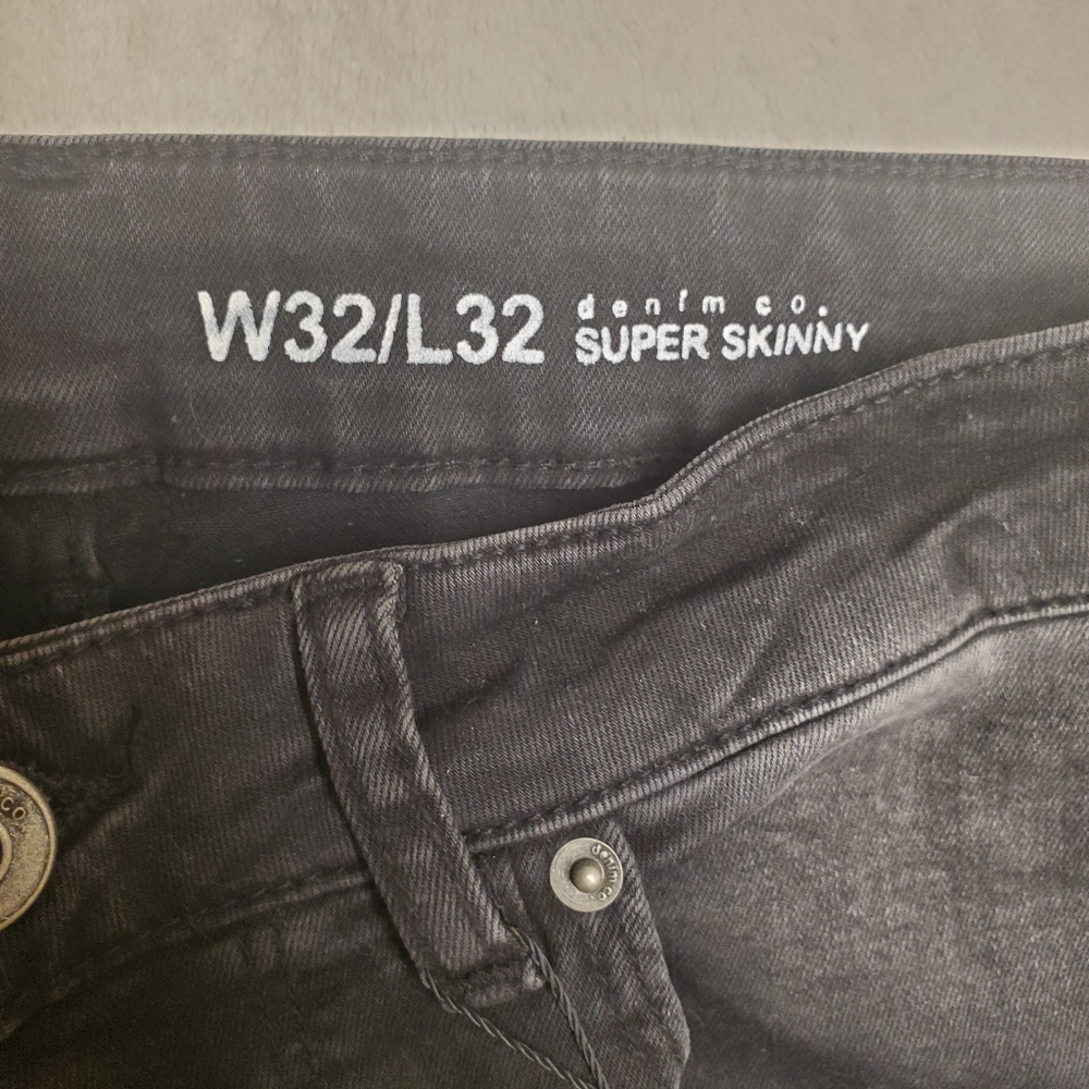 Jeans - Picture 2 of 4